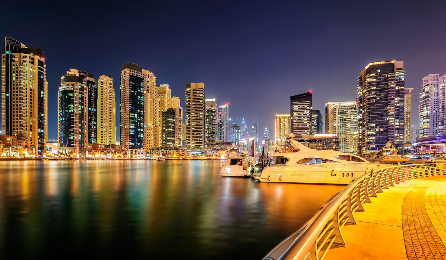 Night dubai marina skyline, Dubai, United Arab Emirates