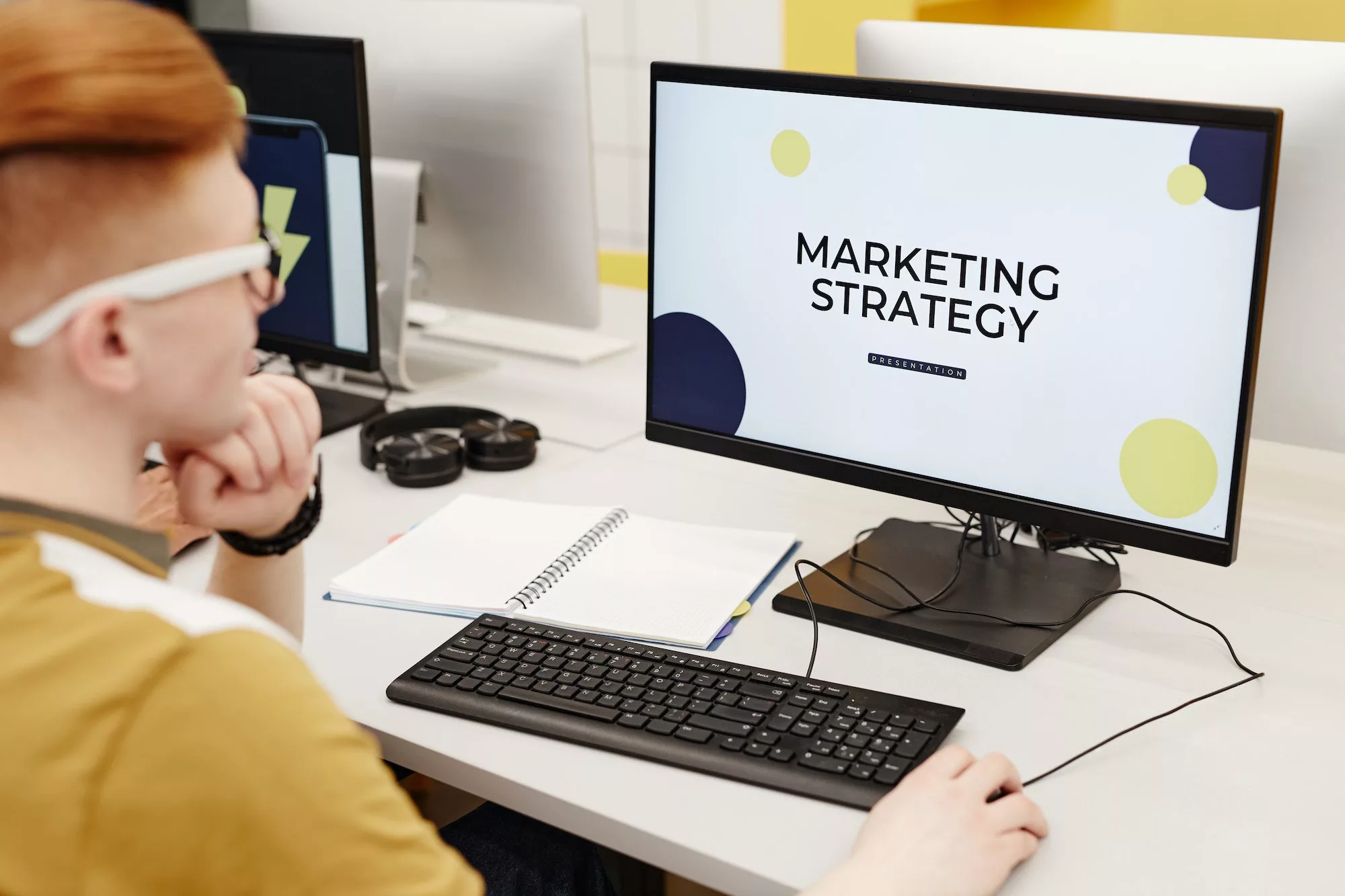 Studying Marketing Strategy Online